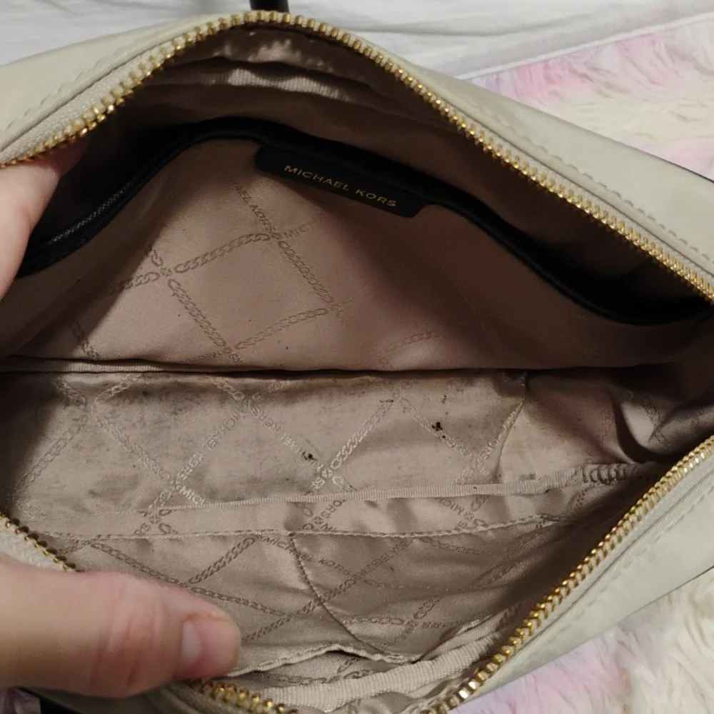 SALE! Authentic Michael Kors Jet Set Crossbody Bag